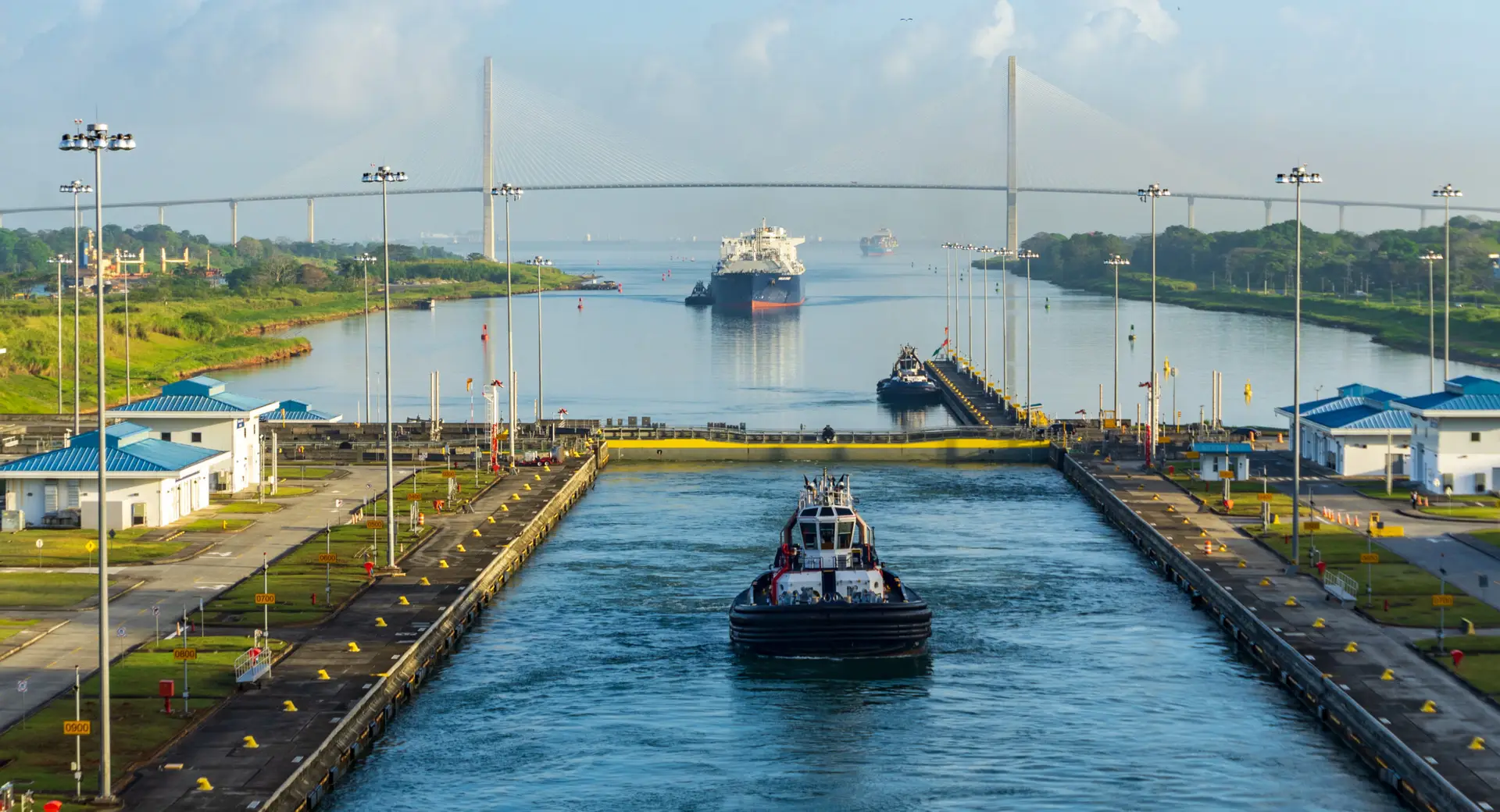 Panama Canal and Containerlift