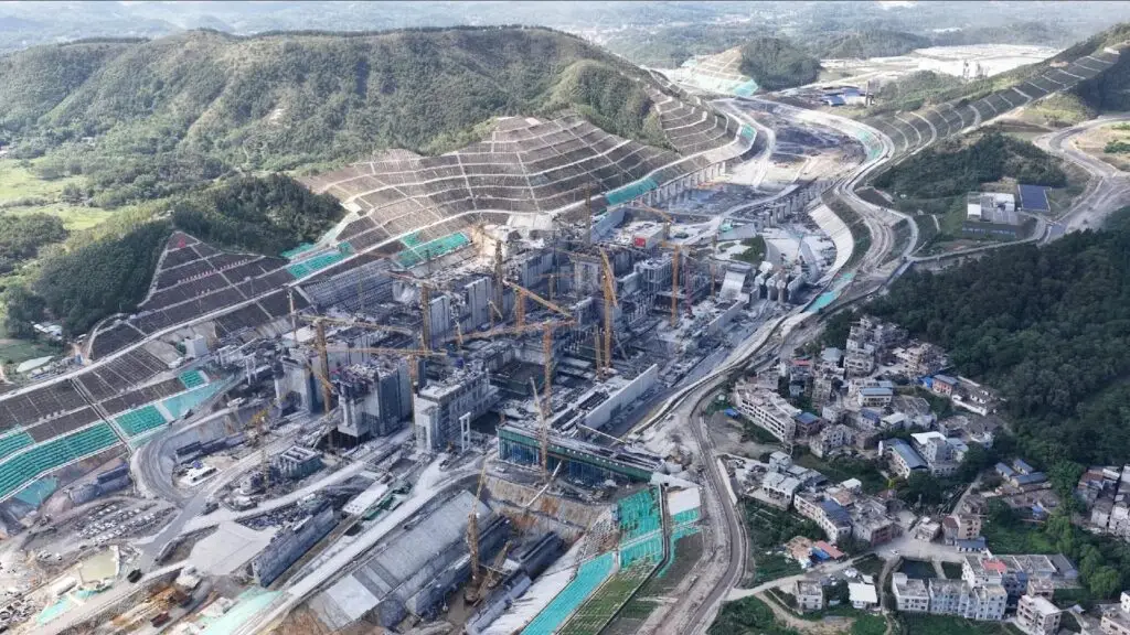 Global Shipping Routes in Flux at Containerlift