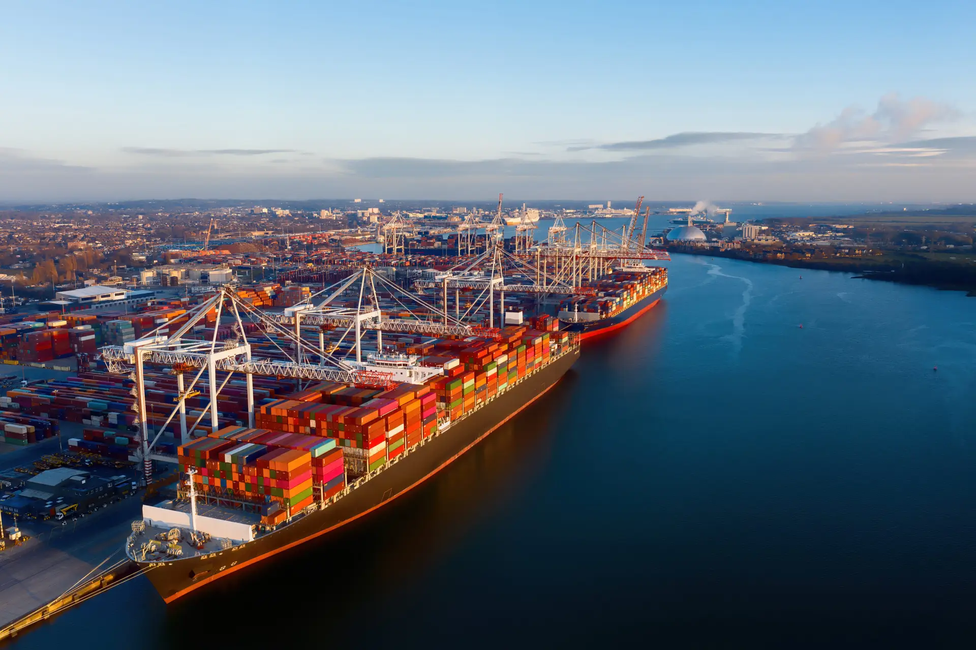 Container Delivery from UK Ports to Site with Containerlift